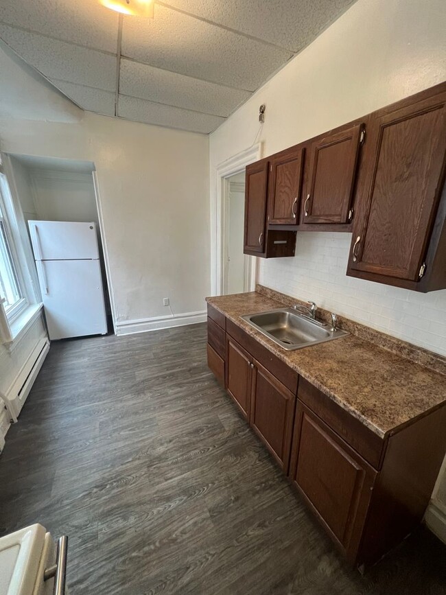 Building Photo - 120-122 N 8th Street