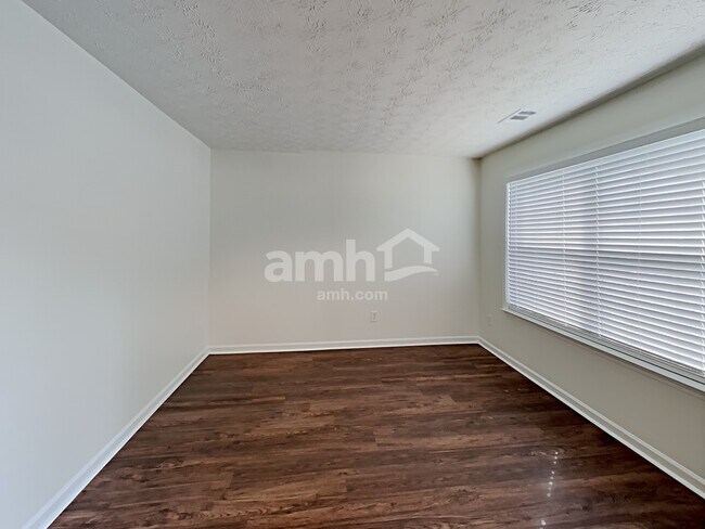 Foto del edificio - 2316 Copper Grove Ln
