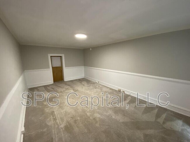 Foto del edificio - 19 N Main St