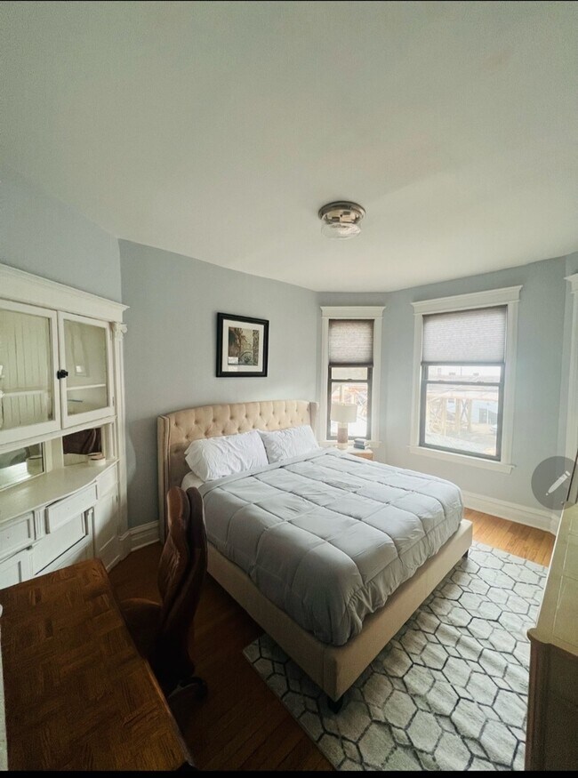 Foto del edificio - 3741 N Sheffield Ave