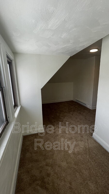 Foto del edificio - 319 N Balph Ave