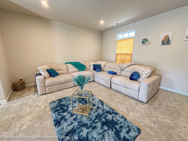 Foto del edificio - Fully Furnished Townhome!