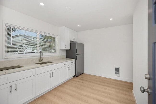 Building Photo - Coastal Living at Its Finest! Fully Remodeled!