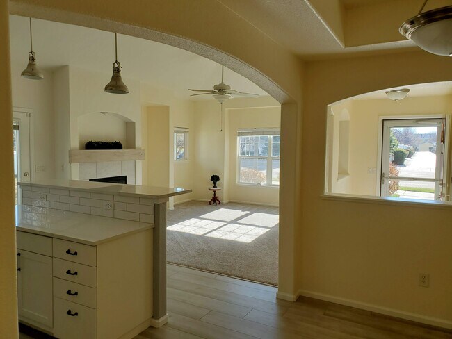 Foto del edificio - 3802 Rock Creek Dr