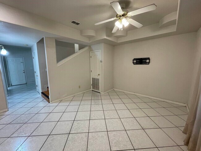 Foto del edificio - 1000 Ranchway Dr