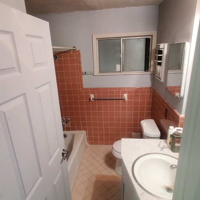 Building Photo - 1705 Brownfield Rd