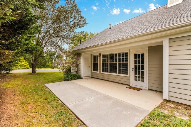 Foto del edificio - 123 Meadow Lilly Ct