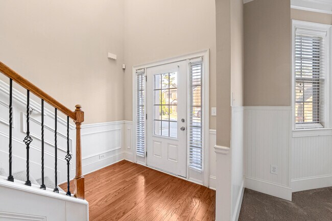 Foto del edificio - 1023 Iris Glen Dr