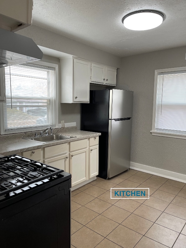 Building Photo - 3701 N Aldrich Ave