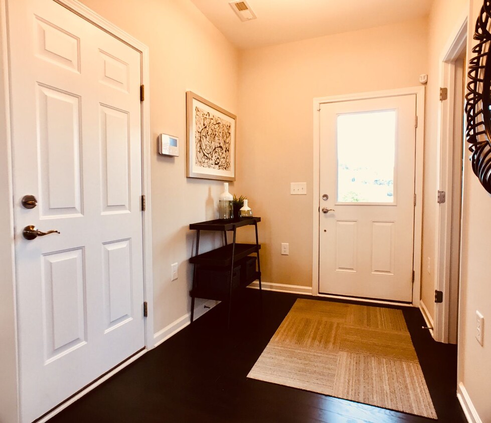 Primary Photo - Stylish End-Unit Townhome in Prime Southpo...