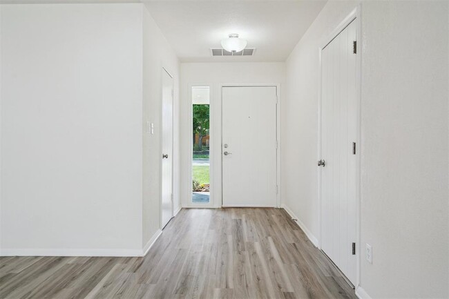 Building Photo - 2206 NW 55th St