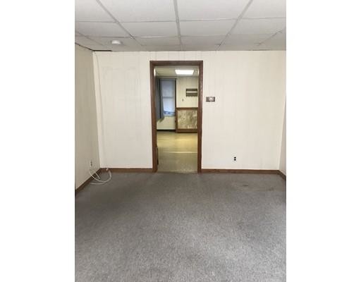 Primary Photo - 556 E Broadway