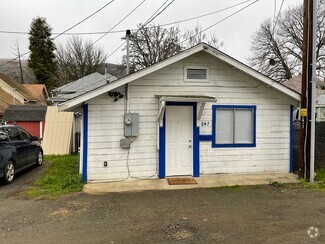 Building Photo - 847 SE Flint St