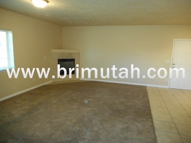 Building Photo - 4985 E Swasont Way