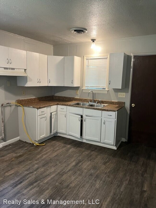 Building Photo - 3 br, 1 bath House - 349 Queen Julianna Lane
