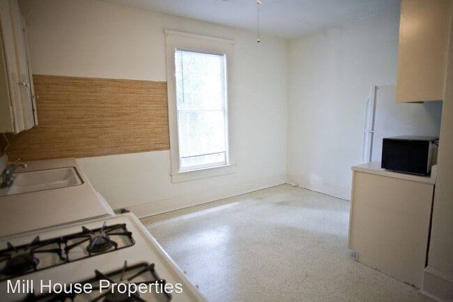Building Photo - 2 br, 1 bath House - 212 McCauley St #2 Ap...