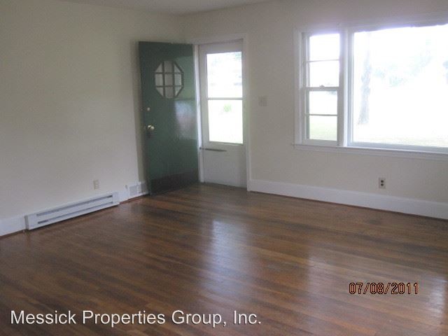 Building Photo - 4320 Pinewood Ter