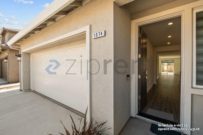 Foto del edificio - 1074 Osprey Dr