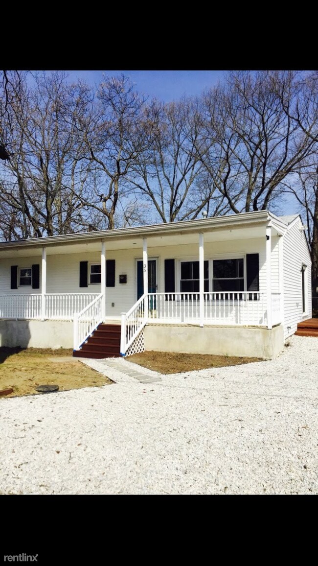 Building Photo - 3 br, 1 bath House - 35 E Hodges Ave