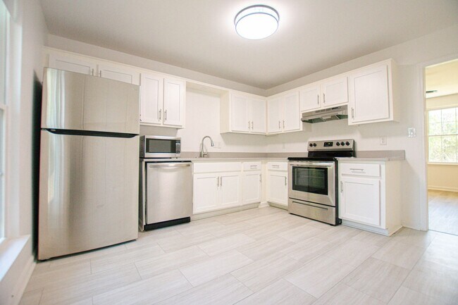 Foto del edificio - Pet Friendly Three Bedroom!