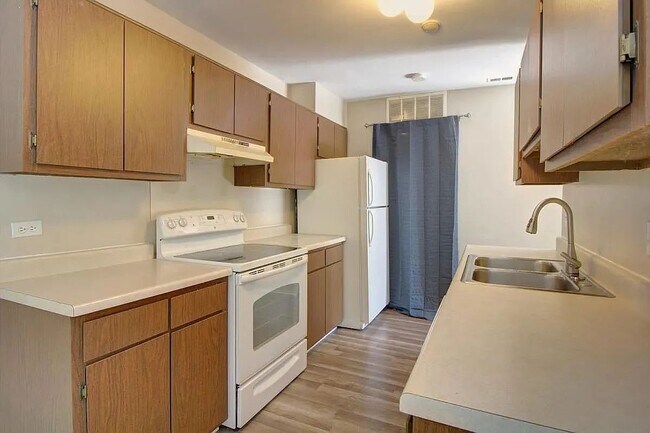 Foto del edificio - 5946 Greenview Rd
