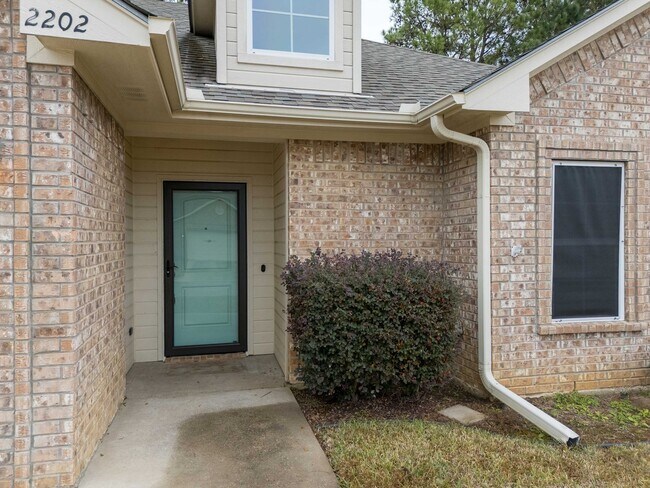 Foto del edificio - 2202 Woodgrove Lane