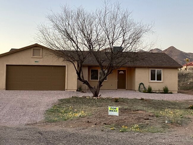 Building Photo - 1176 Menta Ct