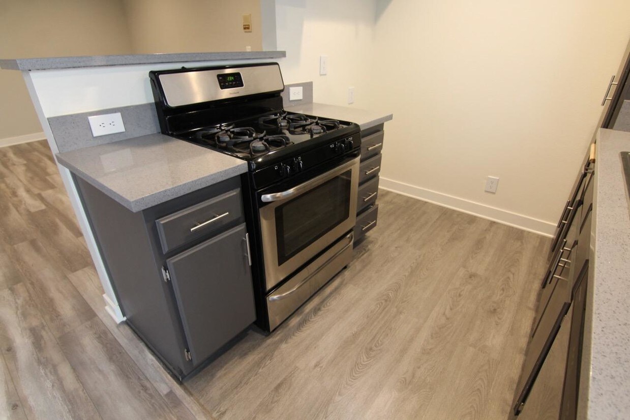 Foto principal - 1 bedroom in Van Nuys CA 91401