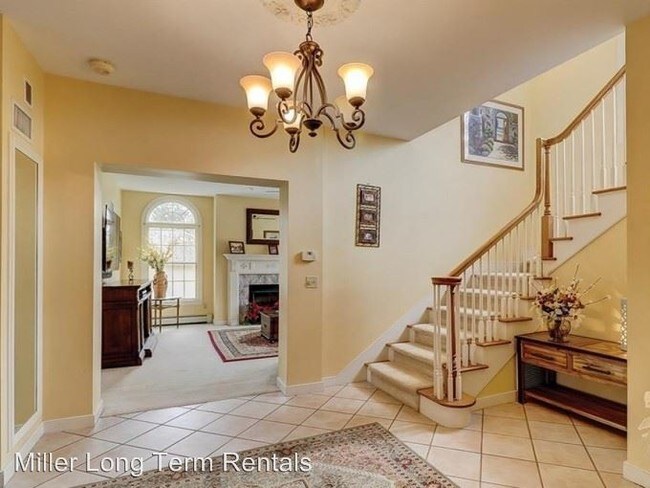 Building Photo - 3 br, 2.5 bath House - 47 Queens Way
