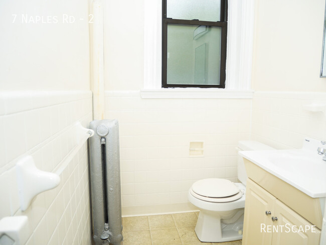 Foto del edificio - Beautiful 2 Bedroom Unit on Naples Rd