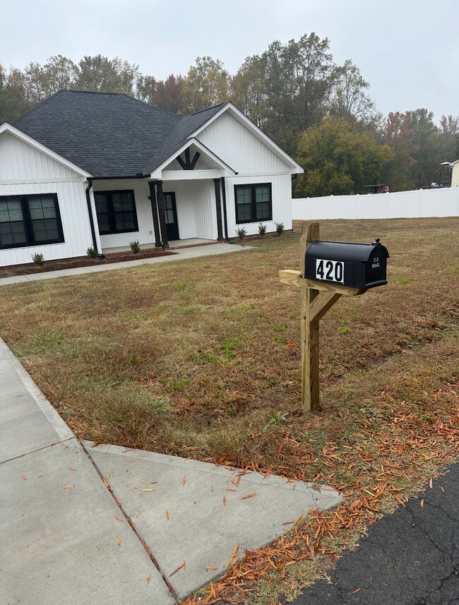 Foto del edificio - 420 Sloop St