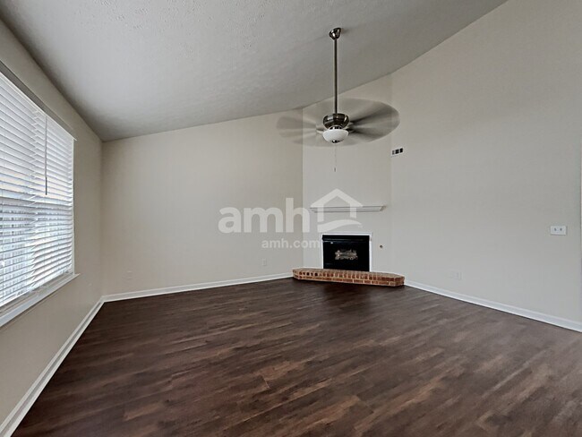 Foto del edificio - 112 Bradford Cir