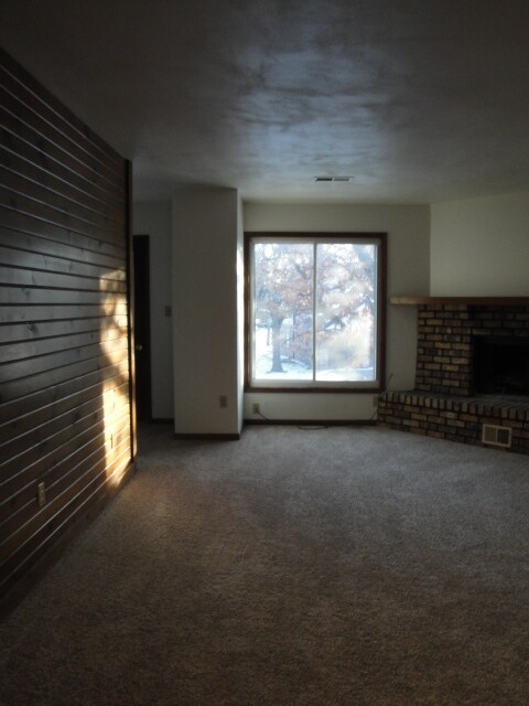 Foto del edificio - 3445 Kingswood Pl