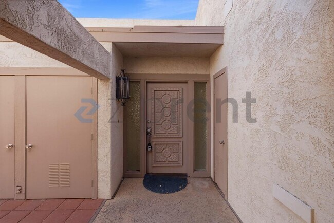 Building Photo - Unit