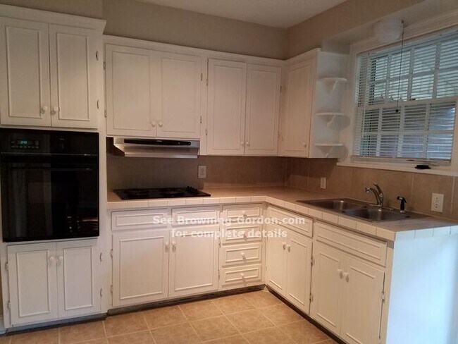 Building Photo - Charming 3 bedroom home in Oak Hill near G...