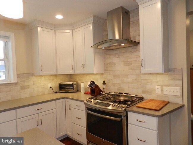 Building Photo - 12 Crumley Ave