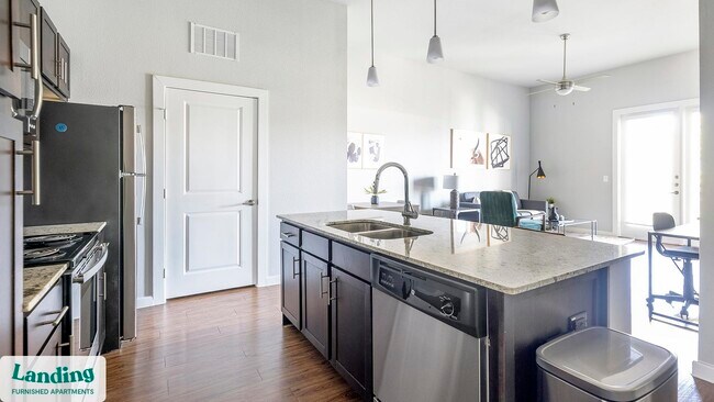 Building Photo - 4300 Cromwell Dr