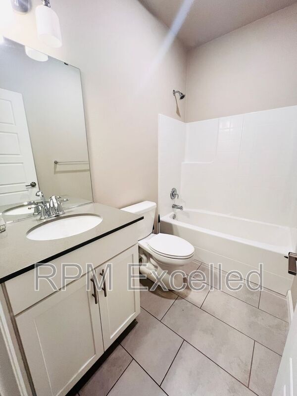 Foto del edificio - 32728 Ash Ave SE