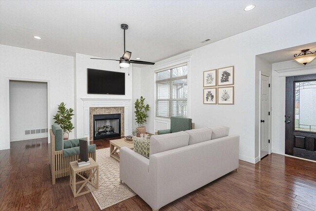 Foto del edificio - 6680 American Setter Dr