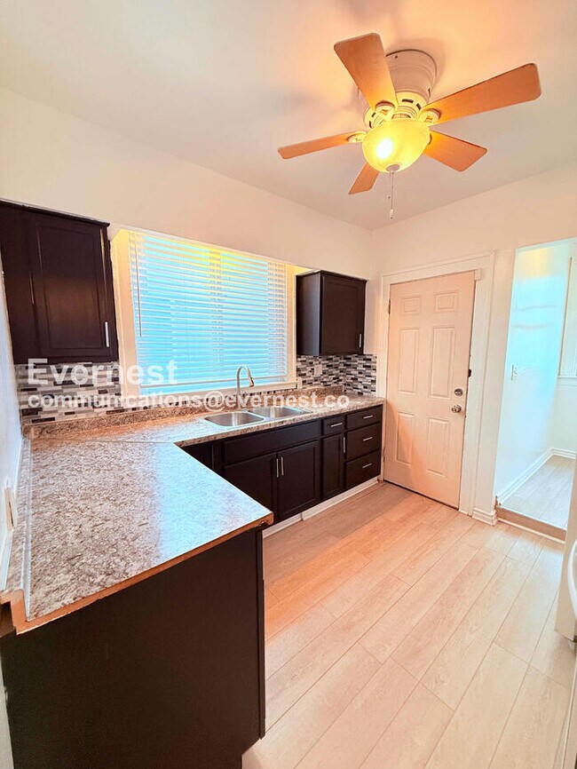Foto del edificio - 4 Bed/2 Bath Home with Fenced Yard / Vouchers Accepted / Available Soon!