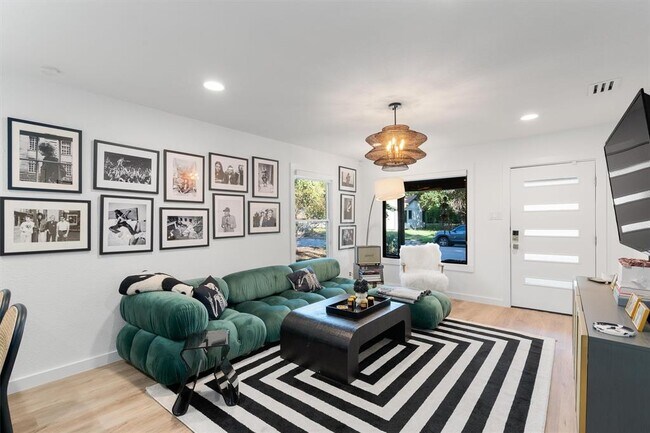 Foto del edificio - 5602 Joe Sayers Ave