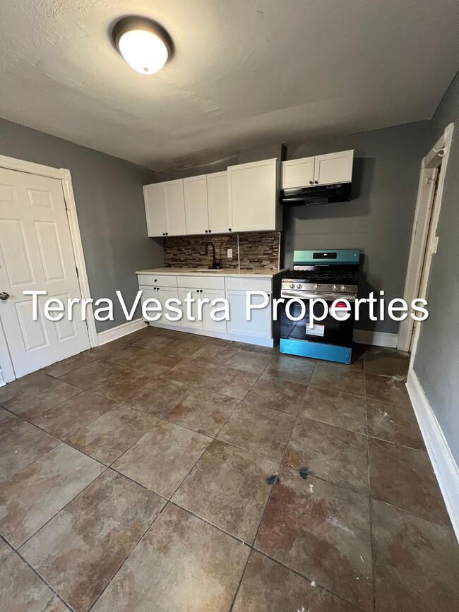 Photo - 3 Bed Single Family in Paulsboro! Eligible... House