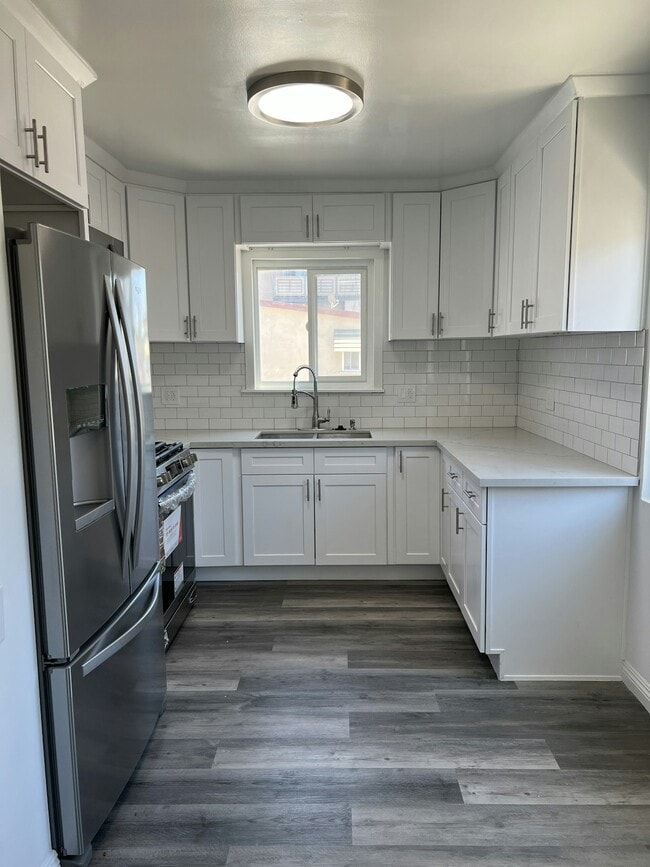 Photo - 1030 2nd Street, Unit 12 Apartment