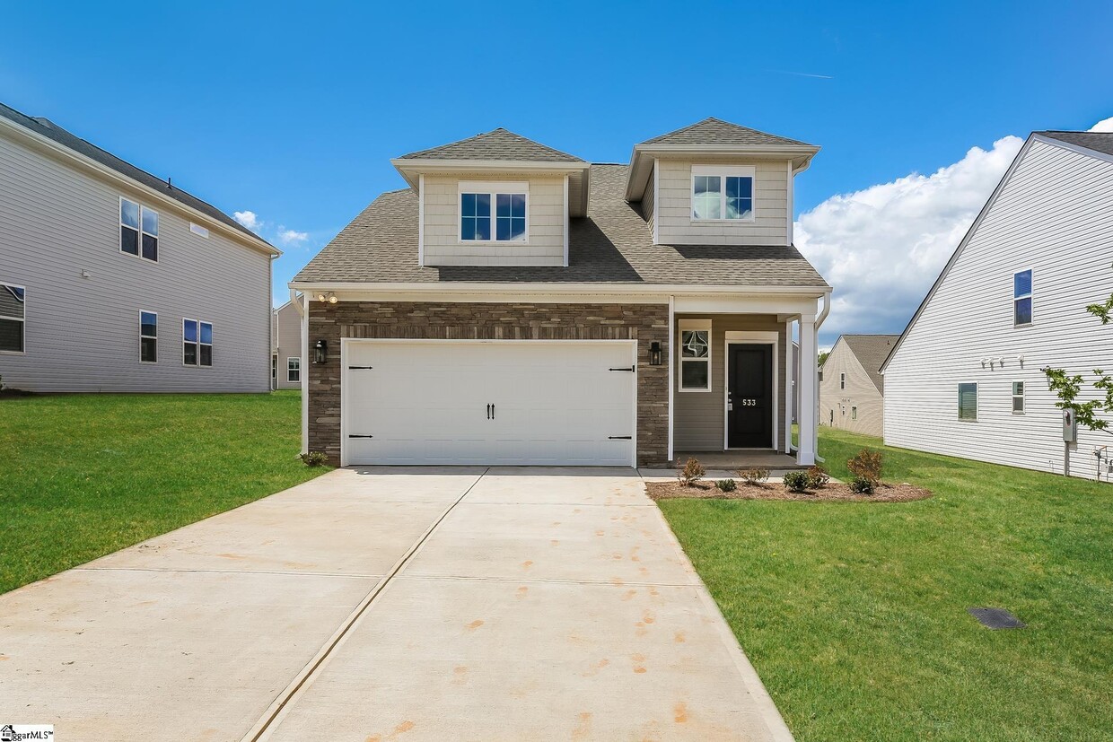 Primary Photo - 533 Hillpark Ln