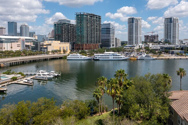 Foto del edificio - 705 Mainsail Dr