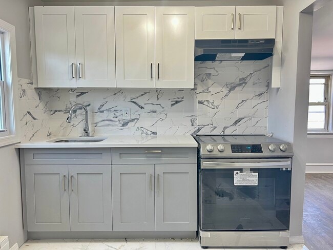Unit 3 - 233 N 18th St