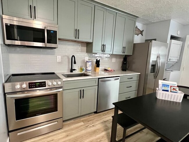 Building Photo - Waymar Isle 6 - Beach Walk