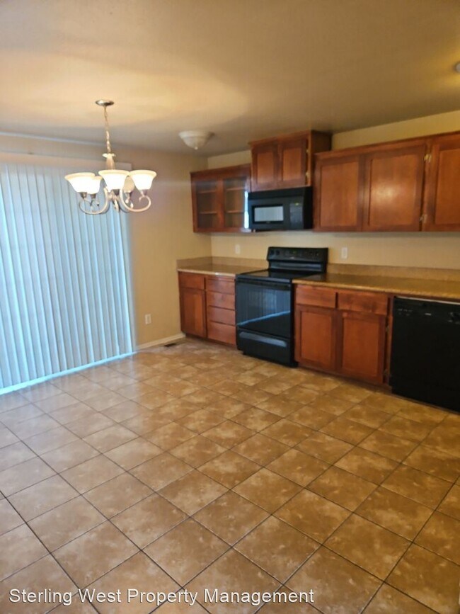 Building Photo - 3 br, 2 bath House - 145 N Royal Ave