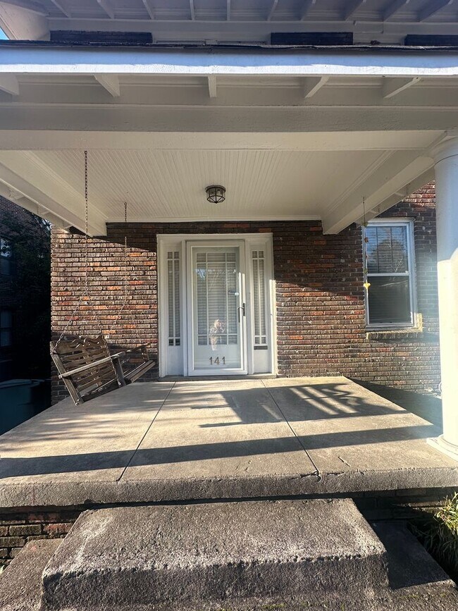 Foto del edificio - 139-141 S. Pickens Street