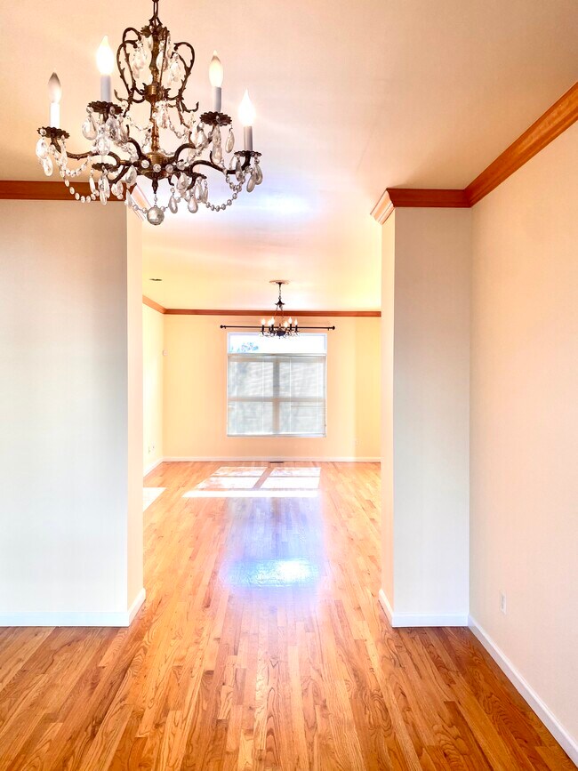 Foto del edificio - 5785 Kingsbury Pl
